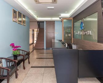 Capital O 89538 Ocean Hotel - Labuan - Front desk