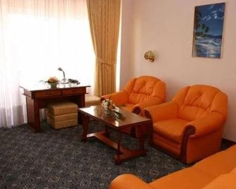 Hotel Decebal - Bacău - Sufragerie
