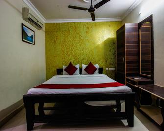 Spot On 38528 Sri Venkateswara Hotel - Bhadrāchalam - Bedroom
