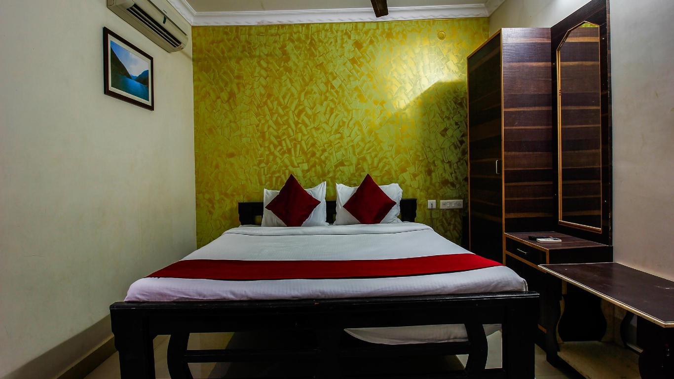 Spot On 38528 Sri Venkateswara Hotel
