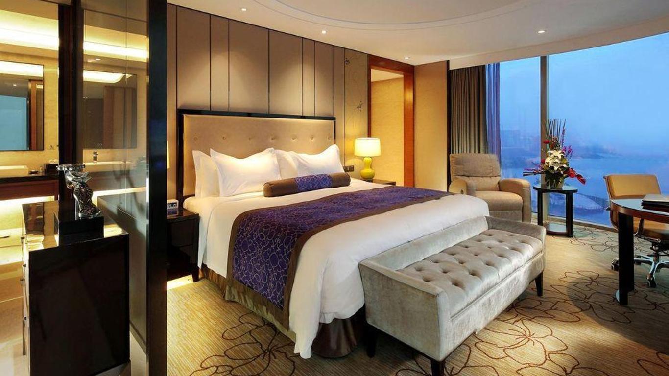 Grand Square Hotel