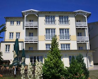Hotel Garni Meeresgruß - Saßnitz - Building