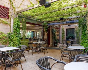 فندق روندا ليسيبس - برشلونة - شرفة مرصوفة