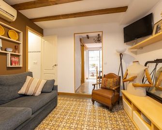 Aparteasy - Central Gracia Apartments - Barcelona - Wohnzimmer