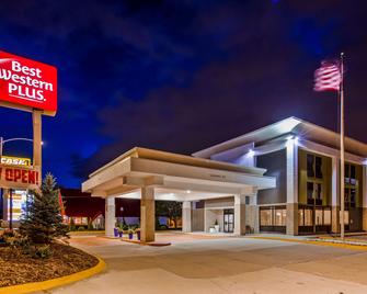 Best Western Plus Bloomington East Hotel - Bloomington - Building