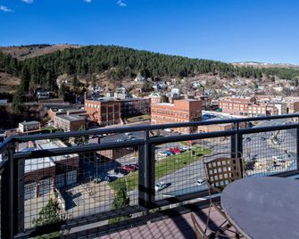 Holiday Inn Resort Deadwood Mountain Grand By IHG - דדווד - מרפסת