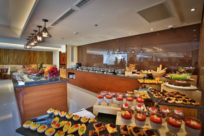 베스트 웨스턴 플러스 더 아이비월 호텔 - 푸에르토프린세사 - 뷔페