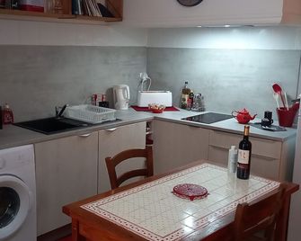 Furnished studio in the countryside - Ceret - Keuken
