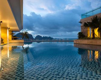 Wyndham Legend Halong Hotel - Ha Long - Pool