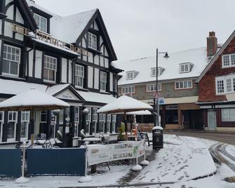 The George Hotel - Pangbourne - Reading - Building