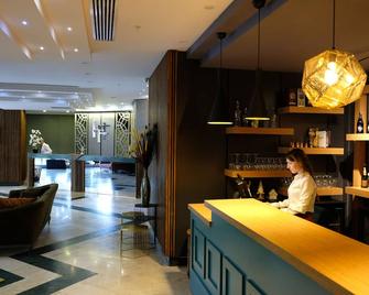 Hotel Ferro - Bursa - Front desk