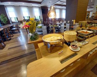 Hotel Route-Inn Yamanashi Chuo - Chūō - Buffet