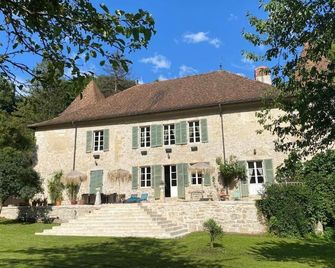 Domaine du Très-Haut - Château de Montanges - Châtillon-en-Michaille - Building