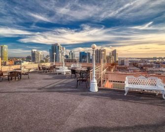 Ramada by Wyndham Gaslamp Convention Center - סן דייגו - מרפסת