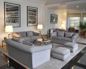 Hotel Toural - Guimarães - Olohuone