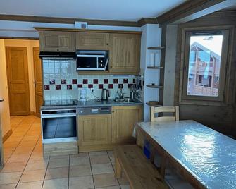 C301 - 60 m2 - 3P+Cab - 6/8 pers - Les Adrets - Cuisine