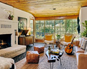 Highlands Resort - Guerneville - Living room