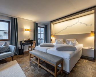 Hotel Wirtshaus Post - St. Johann in Tirol - Makuuhuone