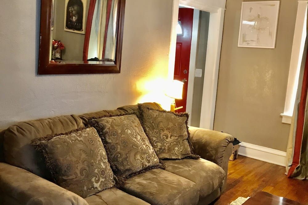 2bed/2bath House 7 min. drive to Downtown Kansas City - קנזס סיטי - סלון
