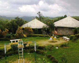 Thrisangu Haven - Pīrmed - Patio