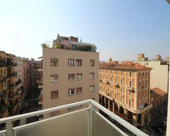 La Camera Bologna-Stazione Affittaly Rooms - Bologna - Balcony