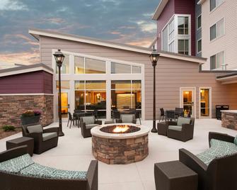 Residence Inn by Marriott Bloomington - Bloomington - Patio