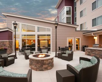 Residence Inn by Marriott Bloomington - Bloomington - Patio