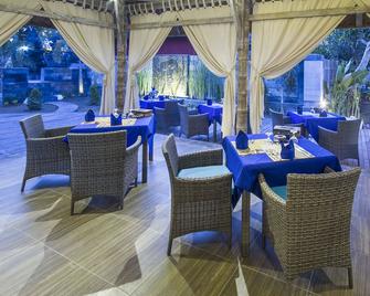 The Palm Grove Villas - נוסה פנידה - מסעדה