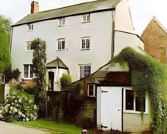 Church Farm Guest House - Monmouth - Gebouw