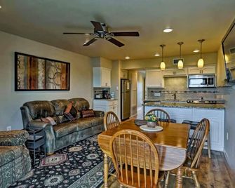 Updated Comal River Condo, 2 bedroom,2 bath, 1 mi to Schlitterbahn - New Braunfels - Dining room