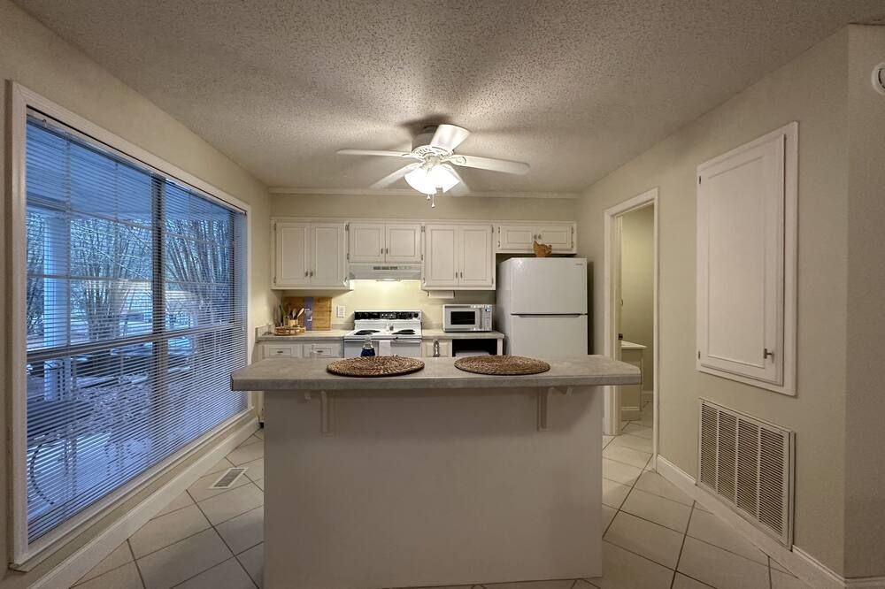 Cozy and Clean Guest House with Lake Access - Sandersville - Kitchen
