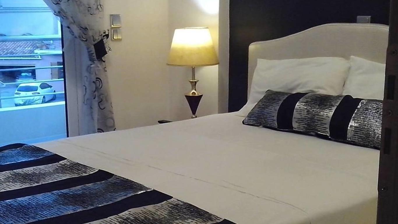 بالاتاكي رزيدنس