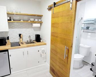 Private 1 bedroom apt/full kitchen/big shower. - Port St. Lucie - Küche