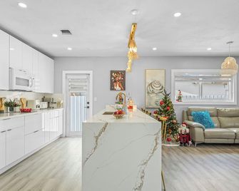 Miamidockjacuzzi | 13ppl |jacuzzi| Nearmia Airport - Miami