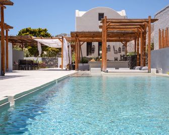 Terra Nera Suites - Agios Georgios - Bazén