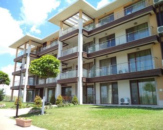 July Morning Seaside Resort - Kawarna - Gebäude