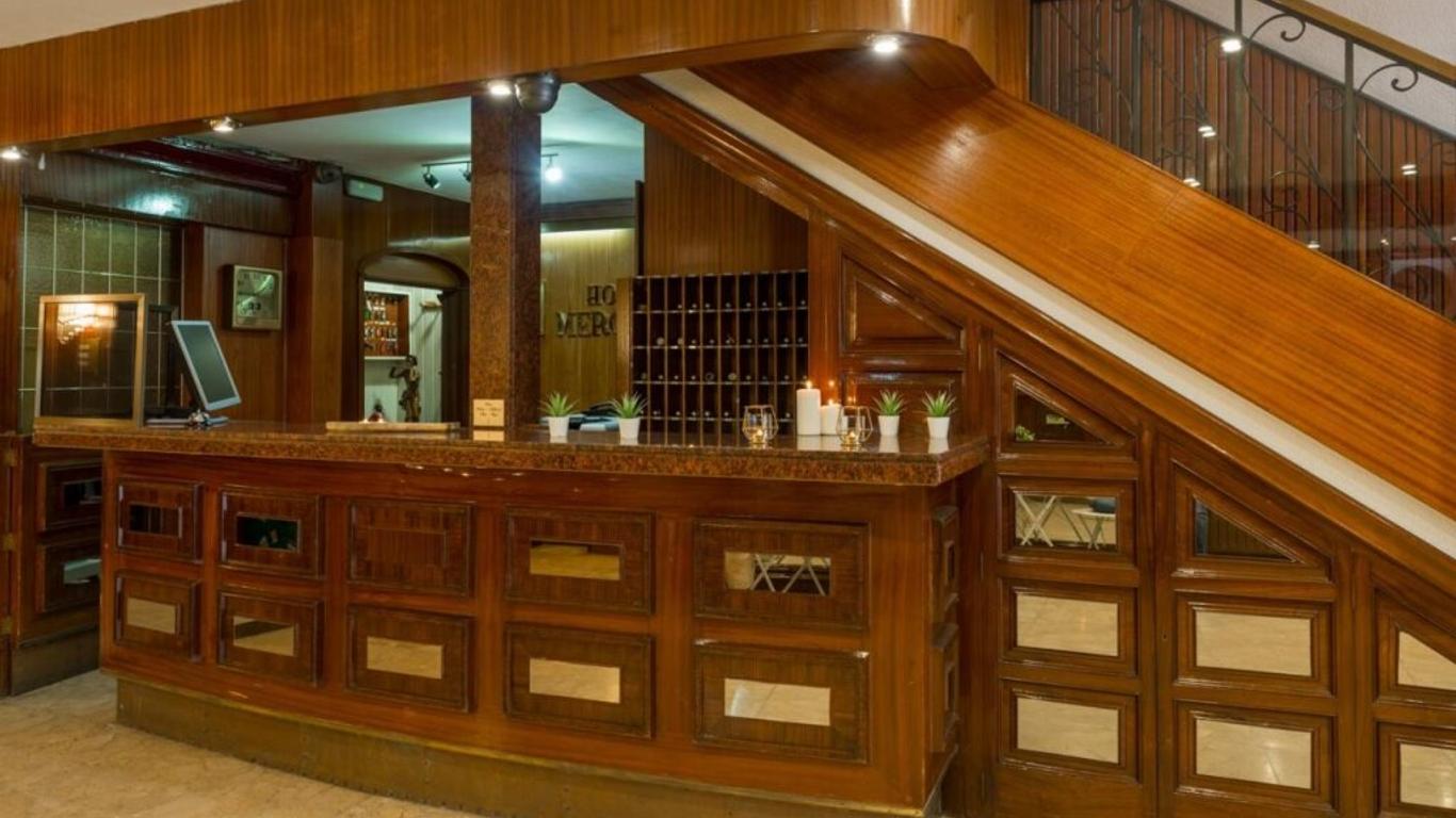 Vintage Hotel Mercedes