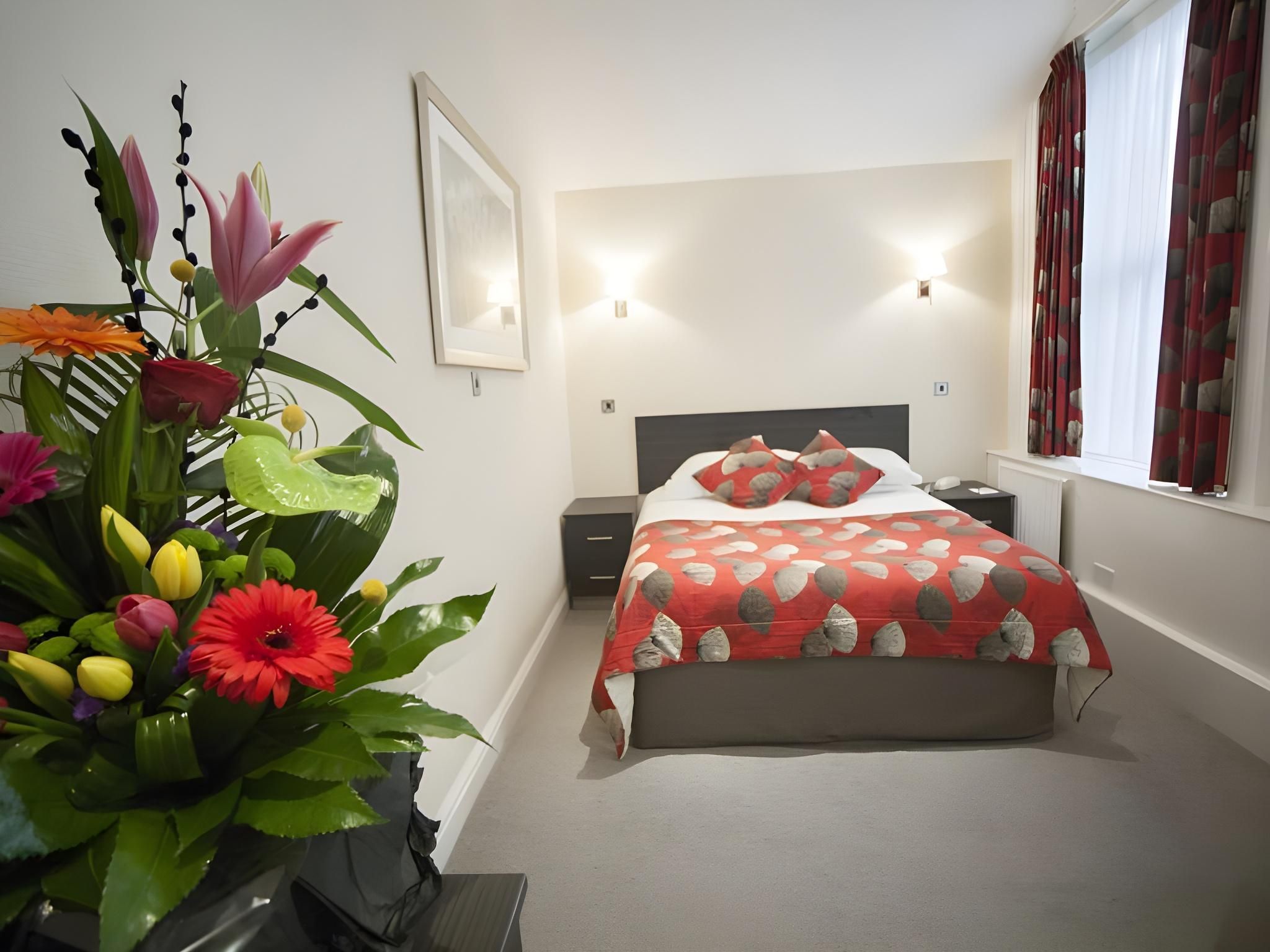 ذا وايت سوان هوتل