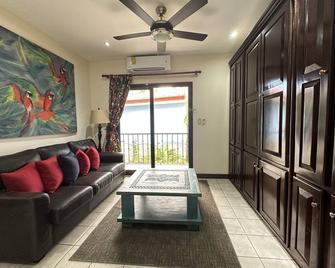 Wonderful Vista Las Olas+pool Table + Private Pool + Gas Bbq + Ocean Views - Playa Hermosa - Sala de estar