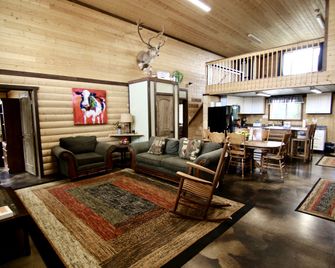 Incredible Secluded Cabin With Fantastic - Monticello - Living room
