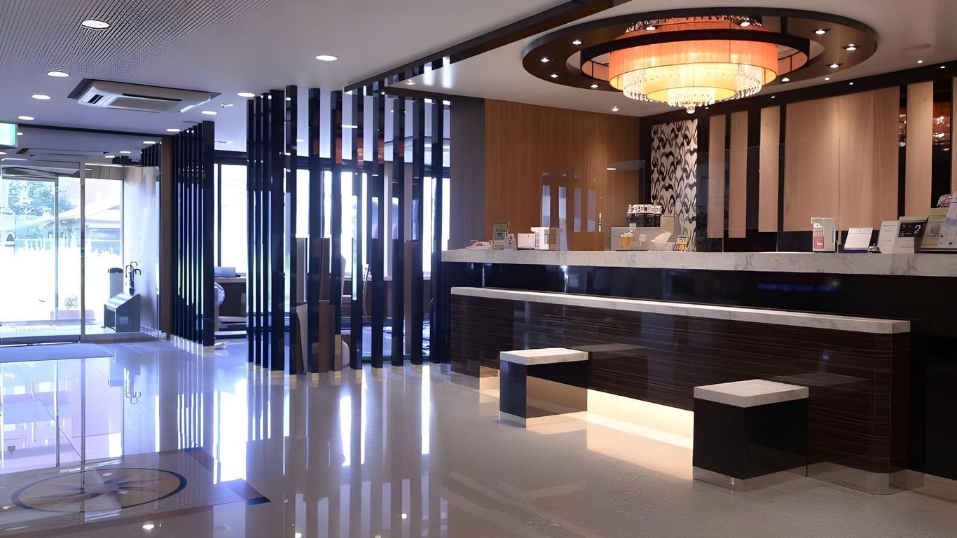 Apa Hotel Nishimaizuruekimae