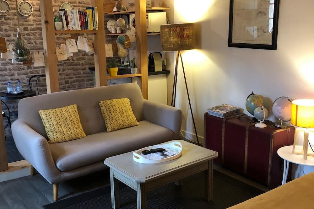 Une Chambre en Ville - Saintes - Sala de estar