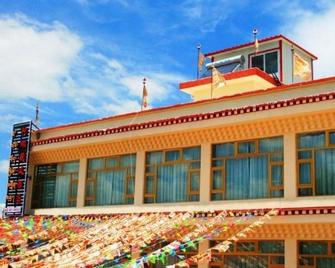 Aba Tibetan Style Hotel - Ngawa - Building