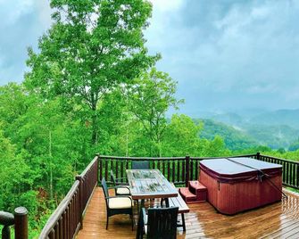 Watershed 8 - Breathtaking Views from Hot Tub and Firepit - Almond - Balcony