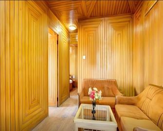 Treebo Trend Snow View Resort - Kufri - Living room