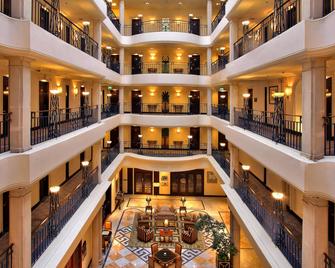 Itc Windsor, A Luxury Collection Hotel, Bengaluru - Bangalore - Gebouw