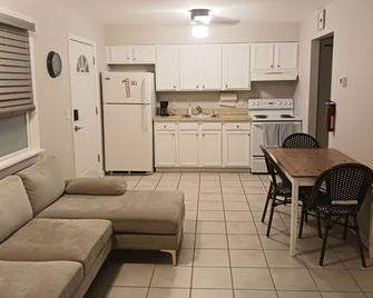 Entire Apartment Only Block To Beach - Lavallette - Kitchen