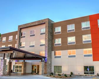 Holiday Inn Express & Suites Spencer - Spencer - Budynek