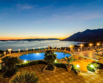 Hotel Pansion Villa Antonio - Orebic - Outdoor view