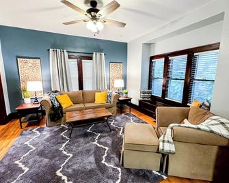 Entire Home in Heart of Detroit Lakes - Detroit Lakes - Obývací pokoj